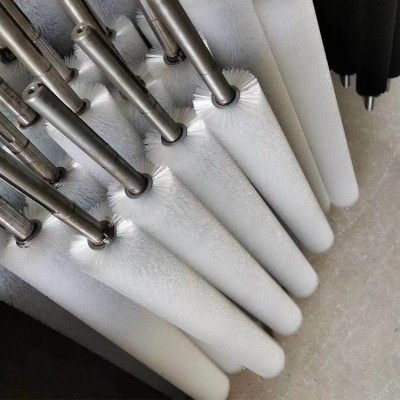 China Black/White Nylon Roller Spiral Brush Roller for Cleaning Glass